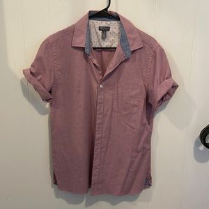 Men’s Medium Van Heusen button down shirt